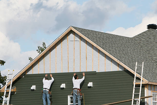 Professional Siding technician working in Pleasant Hill, OH